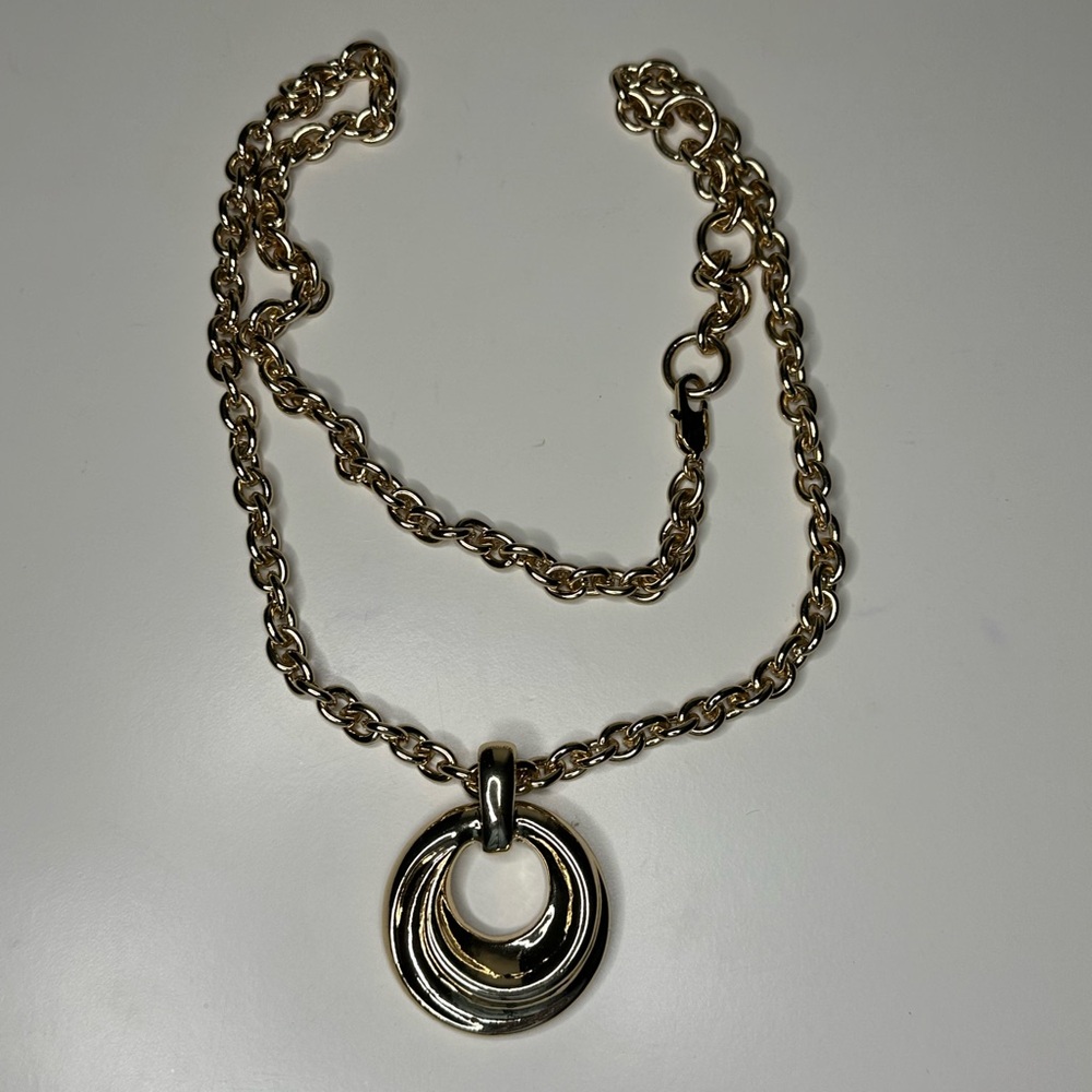 Zara Elegant Gold Necklace with Pendant